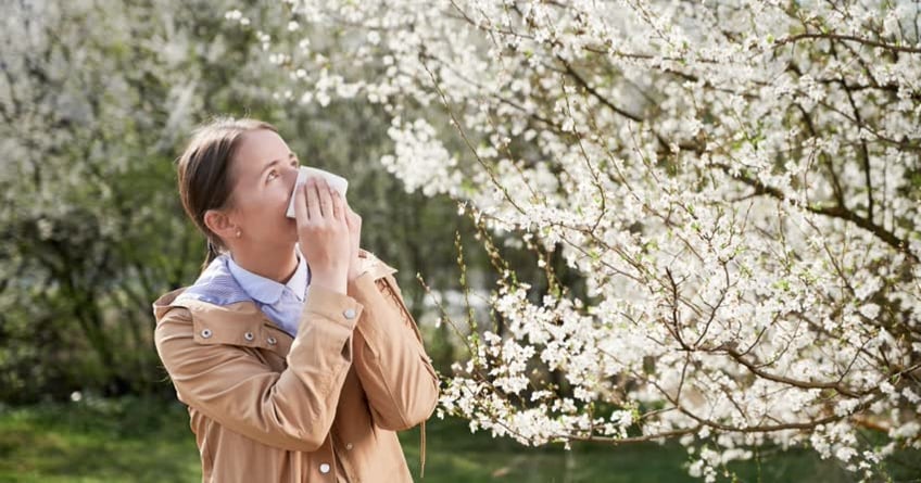 Donna allergica al polline